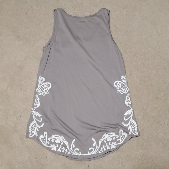 Gray Garnet Hill tank top - Picture 2 of 3